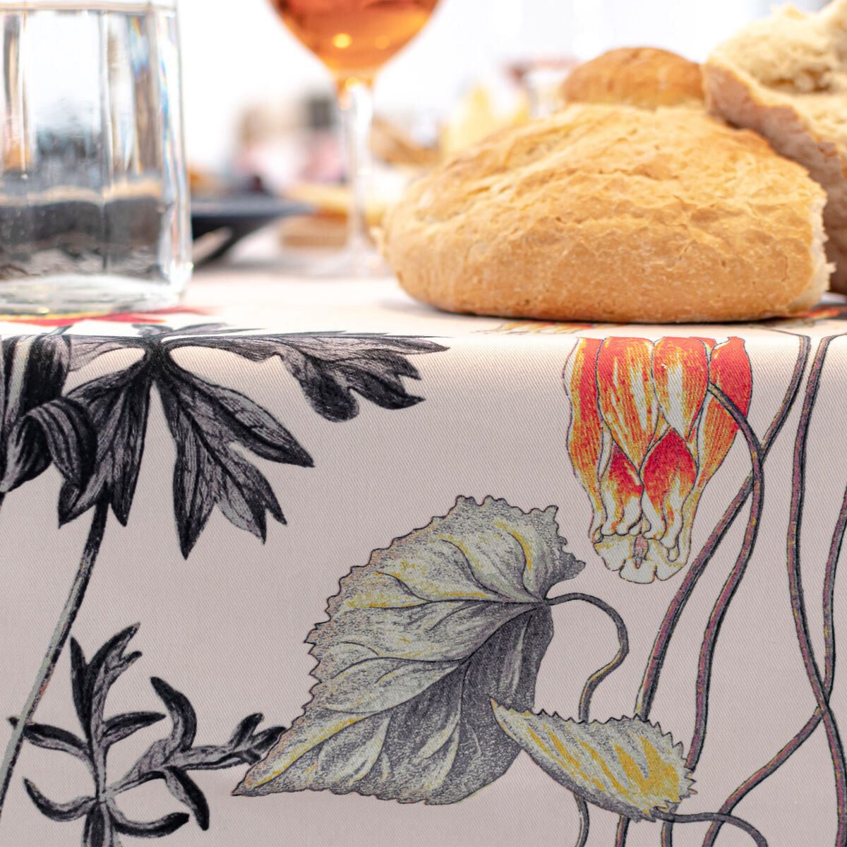 Tablecloth HappyFriday Fruit garden Multicolour 150 x 150 cm HappyFriday